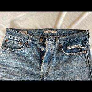 Levi’s Distressed Wedgie Jeans